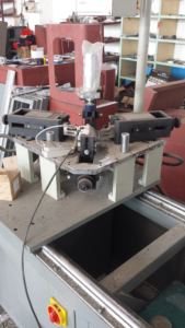 <span class=keywords><strong>Eworld</strong></span> 380V/220V ZJ-100X3000/X1800 Máquina de Engarzado de Esquinas CNC de Doble Cabezal de Aluminio, Motor Automático de 3500W, 1 Año de Garantía, Fácil de Usar - Product Image 6