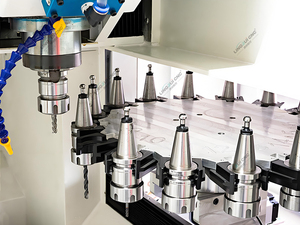 Fresadora de metal <span class=keywords><strong>CNC</strong></span> de alta velocidad Lingrui con cambiador automático de herramientas 8 herramientas para mecanizado de precisión - Product Image 5