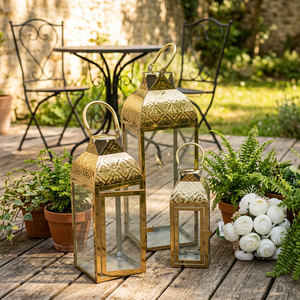Lanternes porte-bougies en acier inoxydable doré, faites à la main, durables, de différentes tailles, pour Noël, la maison et les mariages - Vente en gros - Product Image 1