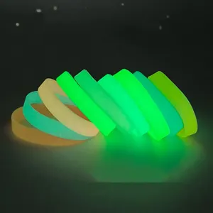 Khuyến mại giá rẻ tùy chỉnh tên cao su Silicone dây đeo cổ tay sinh thái thân thiện in logo Luminous Silicone dây đeo cổ tay