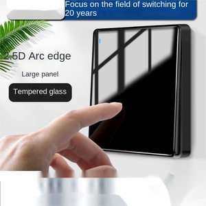 Interrupteur mural auto-bloquant en verre trempé, prise murale universelle avec protection IP37 et isolation ignifuge - Product Image 2