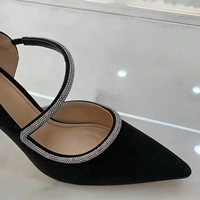 Slingback con tacco a spillo Vibram, in raso, altezza tacco 9 cm, punta in PU, con cinturini decorati con strass, scarpe da donna di tendenza.