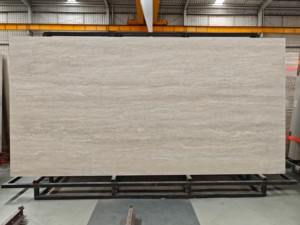 משטחי פורצלן מט בגודל 3200x1600x12 מ\\\"מ, דמוי שיש טרוורטין רומאי, במחיר מפעל לשנת 2025, למשטחי מטבח. - Product Image 1