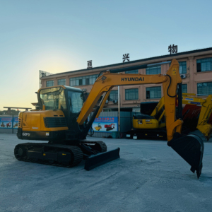 Excavadora Hidráulica HYUNDAI 60VS Original, EN VENTA, Buen Estado, Sin Fugas, Giro de Cola Cero, Bomba Yanmar, Modelo 2022, 3.5 Toneladas - Product Image 1