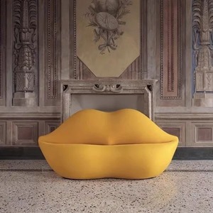 Diseño Artístico de Sofá Rojo para Salón y Decoración del Hogar con Opción en Amarillo - Product Image 2