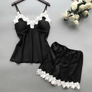 K2084 Nouveaux pyjamas décontractés pour femmes, vêtements de nuit simples pour le printemps, en stock, imprimé tendance à pois, ensemble short 2 pièces - Product Image 4