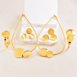 2025 Sang Trọng 18K Mạ Vàng Trang Sức <span class=keywords><strong>Set</strong></span> Hình Học Vòng Vòng Đeo Tay Vuông Bông Tai Vòng Bangle <span class=keywords><strong>4</strong></span> Pcs Thép Không Gỉ Trang Sức <span class=keywords><strong>Set</strong></span> - Product Image 4