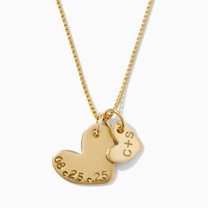 Collana con Cuore Inciso in Acciaio Inossidabile, Personalizzabile con Nome e Data, Gioiello <span class=keywords><strong>Regalo</strong></span> <span class=keywords><strong>per</strong></span> Mamma, Sorella, Moglie, Amiche - Product Image 1