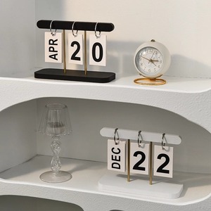 Wholesale Minimalist Wooden Ornaments Metal Crafts Manual Page Turning <strong>Calendar</strong> Bedroom <strong>Desk</strong> <strong>Calendar</strong> - Product Image 1
