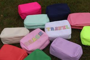 Nieuwe Nylon Tas Gepersonaliseerde Chenille Patches Rits Pouch Nylon Make-Up Tas Hot Roze Groothandel Cosmetische Zakken - Product Image 6