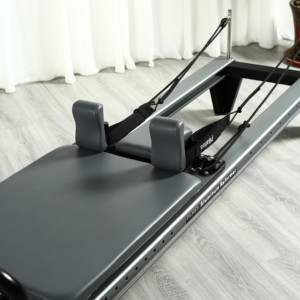 Máquina de <span class=keywords><strong>Pilates</strong></span> <span class=keywords><strong>Reformer</strong></span> de Uso Comercial para Entrenamiento en Estudio, Culturismo, <span class=keywords><strong>Reformer</strong></span> de <span class=keywords><strong>Pilates</strong></span> de Aluminio Negro - Product Image 1