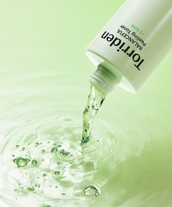 Tonique exfoliant équilibrant 250 ml à l'acide hyaluronique 5 % pour tous types de peaux - Product Image 3