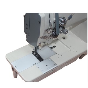Machine à coudre industrielle à double aiguille à point noué avec crochet large, alimentation par entraînement composé, pour cuir et matériaux lourds, modèle MC 4420 (tête de machine uniquement) - Product Image 2