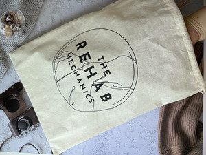 Pochette à cordon en toile de coton biologique double épaisseur, impression sérigraphique personnalisée, pour sac à main ou chaussures - Product Image 6