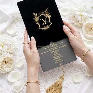 Set de Menú de Boda Vintage con Logotipo Personalizado, Invitación Personalizada con Borla y Forma Troquelada en Cartulina - Product Image 1