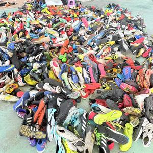 รองเท้าฟุตบอลมือสองแบรนด์เนมสำหรับผู้ใหญ่ขายส่งจากโรงงาน - Product Image 4