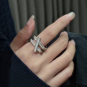 Anillo de Plata de Ley S925 con Diseño de Rayas, Anillo Abierto de Lujo con Incrustaciones de Circonitas Multicapa, Joyería Sencilla y Moderna - Product Image 2