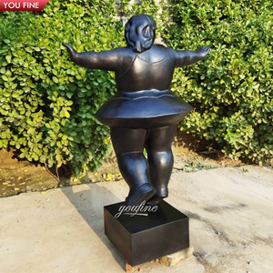 Escultura de Bronce de Mujer Gorda, Estilo Abstracto, Tamaño Real, de <span class=keywords><strong>Fernando</strong></span> Botero, para Jardín Exterior - Product Image 3