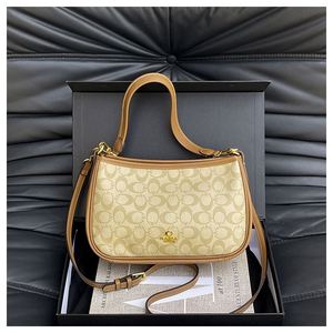 กระเป๋าสะพายข้างขนาดเล็กสำหรับผู้หญิงรุ่น Luxury-lite เพื่อลุคทันสมัย กระเป๋าสะพายไหล่และสะพายข้างสุดชิคและใช้งานได้หลากหลาย.1028 - Product Image 4