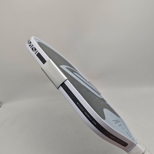 Paleta de Pickleball <span class=keywords><strong>SLK</strong></span> con Logotipo, Longada, Omni, Núcleo de Espuma de 16 mm, Resistente a Roturas, Núcleo de Espuma Gen 5, Superficie de Fibra de Carbono - Product Image 4