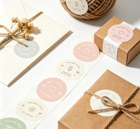 Autocollants personnalisés imperméables avec logo, impression UV, finition brillante, rouleaux d'étiquettes en papier, autocollants pour emballages de cosmétiques, parfums, cadeaux