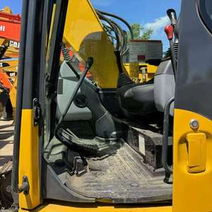 Excavatrice sur chenilles Komatsu PC128US-2 d'occasion, modèle 2022, engin de terrassement avec moteur, boîte de vitesses, pompe et roulement, à vendre - Product Image 5