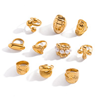 Bague Chunky Dorée pour Femme, Style Vintage Français, en Acier Inoxydable, avec Cœur en Dôme et Perles – Vente en Gros