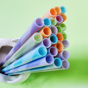 Petites pailles modernes <span class=keywords><strong>en</strong></span> <span class=keywords><strong>plastique</strong></span> écologiques sans BPA Couleurs mélangées pour gobelets et accessoires de verres - Product Image 3