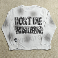 T-shirt vintage personnalisé en maille gaufrée 380g, respirant, écologique, avec impression DTG et motif graphique, effet délavé par pulvérisation.