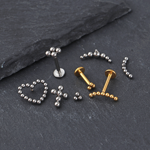 F136 टाइटेनियम क्रॉस हार्ट इयररिंग्स और G23 टाइटेनियम नाक रिंग 14k सोने की प्लेटेड बॉडी भेदी आभूषण 16 ग्राम आकार की गेंद पैटर्न - Product Image 3