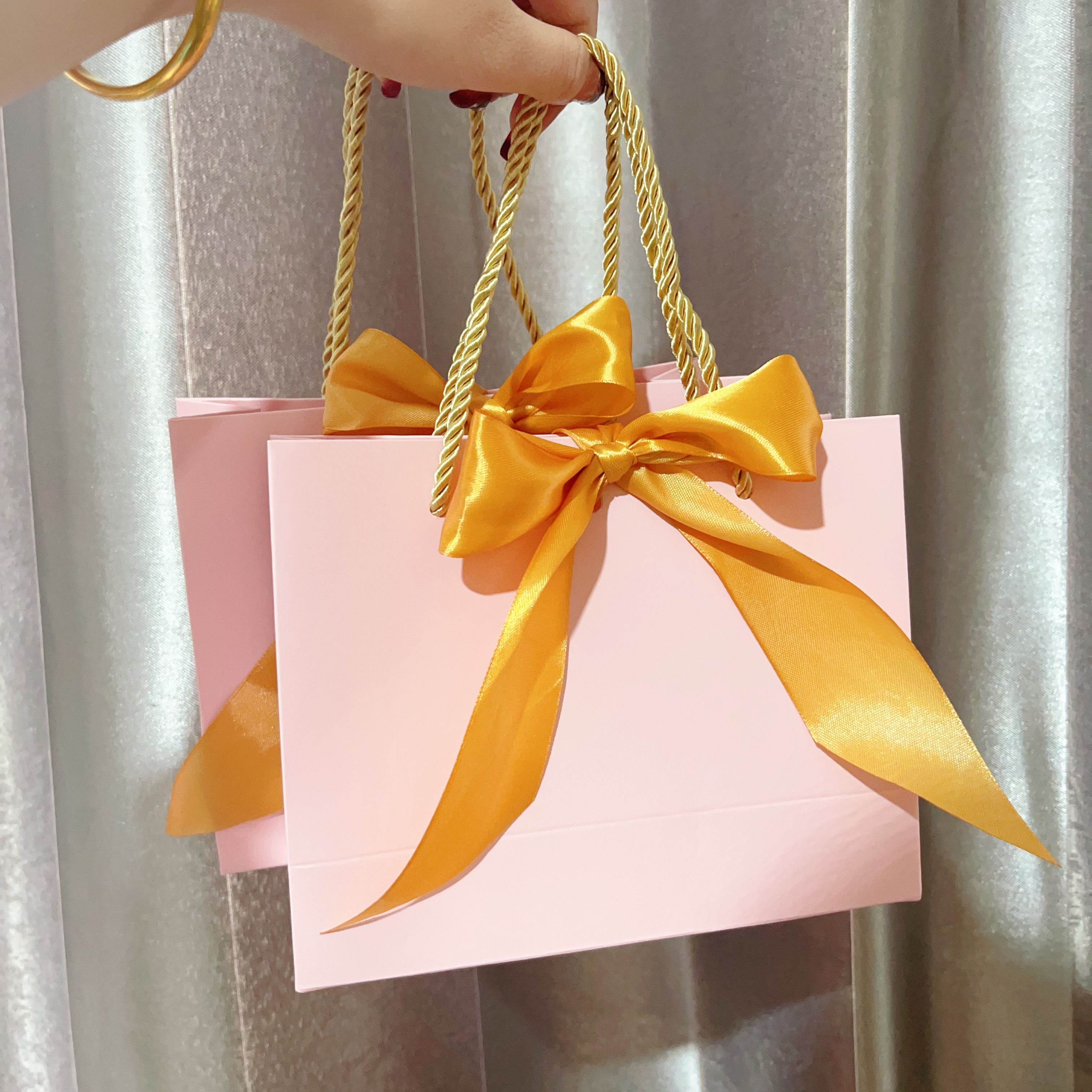 Sac en papier pour petit cadeau