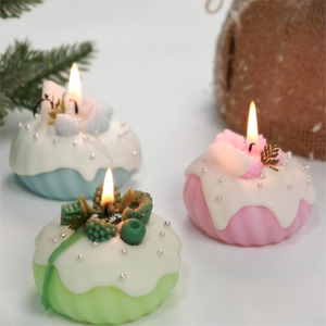 Bougie parfumée à la soja en forme de cupcake simulé, style dessert avec décoration givrée, idéale pour les maisons et les cadeaux de style gastronomique - Product Image 3