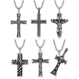 Collar con Cruz de Jesús y Crucifijo de Acero Inoxidable Chapado en Oro de 18K con Cúbicos para Hombre al por Mayor - Product Image 2