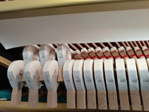 Piano vertical d'occasion Yamaha U2C : un best-seller mondial, qualité sonore et artisanat de haute qualité - Product Image 6