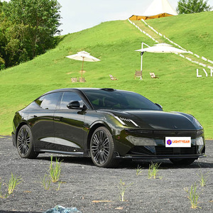 Véhicule chinois à énergie nouvelle Lynk&co 10 Grand SUV de luxe Gee-ly Auto Lynk&co 10 4 portes 5 places - Product Image 1
