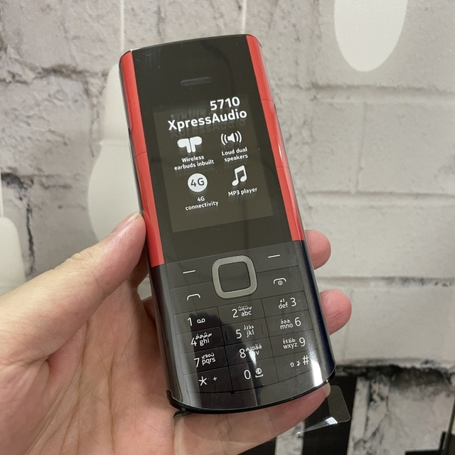 Classic Style S5710 2.4-inch Dual-SIM 2G GSM Dual-headphone Candy bar Keypad Feature Phone
