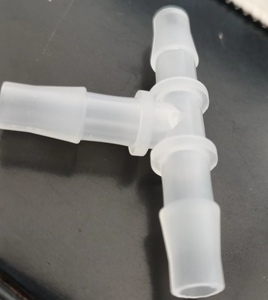 Заводская оптовая продажа, клетка для кроликов, подвесные поилки, Т-соединитель, 17,5 мм, полипропиленовый пластиковый шланг, фитинги для животных - Product Image 4