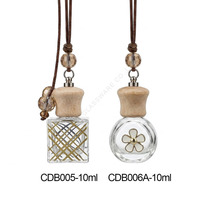 Diffuseur de parfum pour voiture vide 8ml 10ml, pendentif d'aromathérapie, flacon diffuseur de parfum pour voiture en verre transparent rond ou carré avec bouchon en bois
