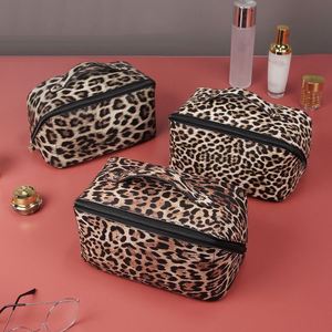 Bolsa de Maquillaje Multifuncional de Gran Capacidad, con Estampado de Leopardo, en PU y Nailon, de Fábrica con Certificación BSCI - Product Image 1