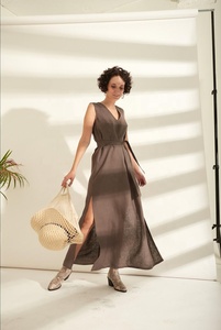 Style intemporel dans les dames bio lin doux longue sans manches coupe ample belle robe avec col en V sexy et longue fente latérale - Product Image 3