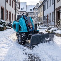 Chargeuse compacte sur pneus à trois roues à moteur essence Euro5, homologuée CE, avec opération stable, chargeur frontal, pneus larges et chasse-neige, ODM