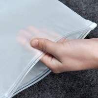 Bolsa Ziplock de plástico esmerilado con deslizador de Pvc impreso para ropa personalizada para paquete