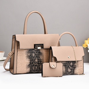 Set di 3 Borse in Pelle di Coccodrillo all'Ingrosso, Borsa a Tracolla <span class=keywords><strong>Rosa</strong></span> con Pochette per Donna - Product Image 3