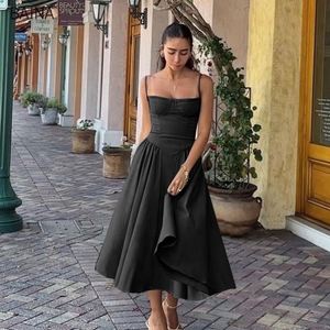 Robe élégante sans bretelles, style camisole, cintrée à la taille, tendance pour femmes - Product Image 4