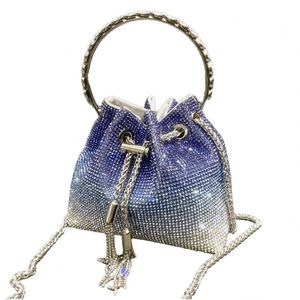 Pochette de mariee artisanale en laiton argente finition antique pour femme ideale pour les soirees speciales - Product Image 3