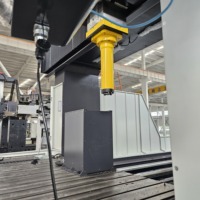 Machine de fraisage de type raboteuse CNC à haute précision et à usage intensif DVF6033 BT50 FANUC pour l'industrie aérospatiale