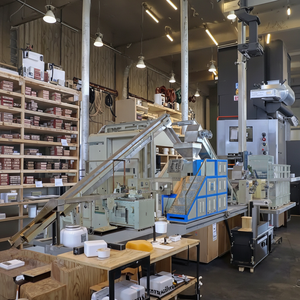 Machine de savon d'hôtel d'extrudeuse avec l'enveloppe plissée - Product Image 1