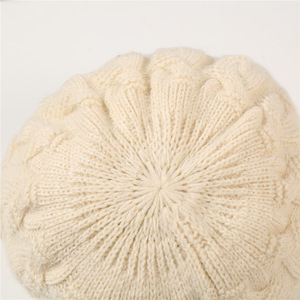 Béret en tricot pour femme et fille, bonnet baggy chaud d'hiver, bonnet en tricot au crochet, bonnet de ski à bord souple, bonnet à visière - Product Image 6