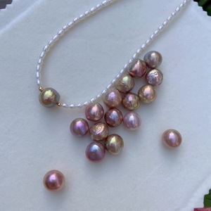 Collar Barroco de Oro de 14K para Mujer, Deslumbrante Perla Natural Grande Plegada de Color Púrpura, Cadena para Clavícula, Diseño Único Arrugado - Product Image 1