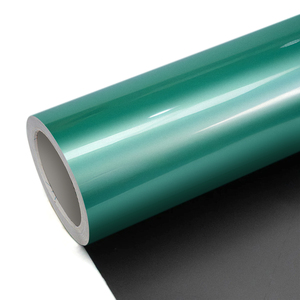Film de protection automobile TERZO PET en vinyle, style carbone forgé, effet métal liquide, anti-bulles, avec technologie Air Release - Product Image 1